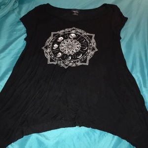 Scooped Side Tunic Top w/Moon Mandala